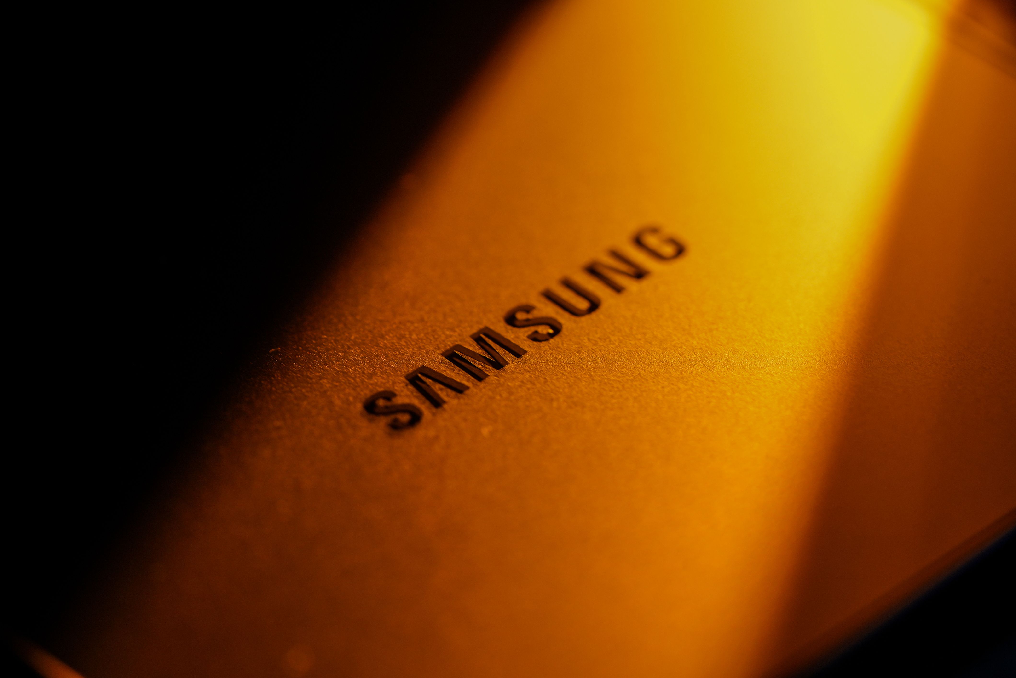 Samsung and SK Hynix Face Investor Pressure to Boost Dividends as AI Cash Pile Grows