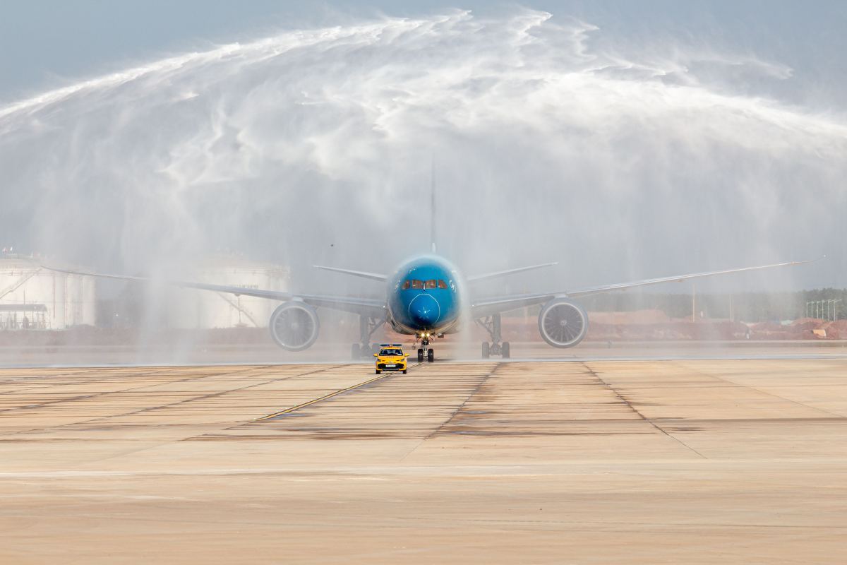 Alaska Airlines Dreamliner Returns to Rome After In-Flight Emergency — photo 3