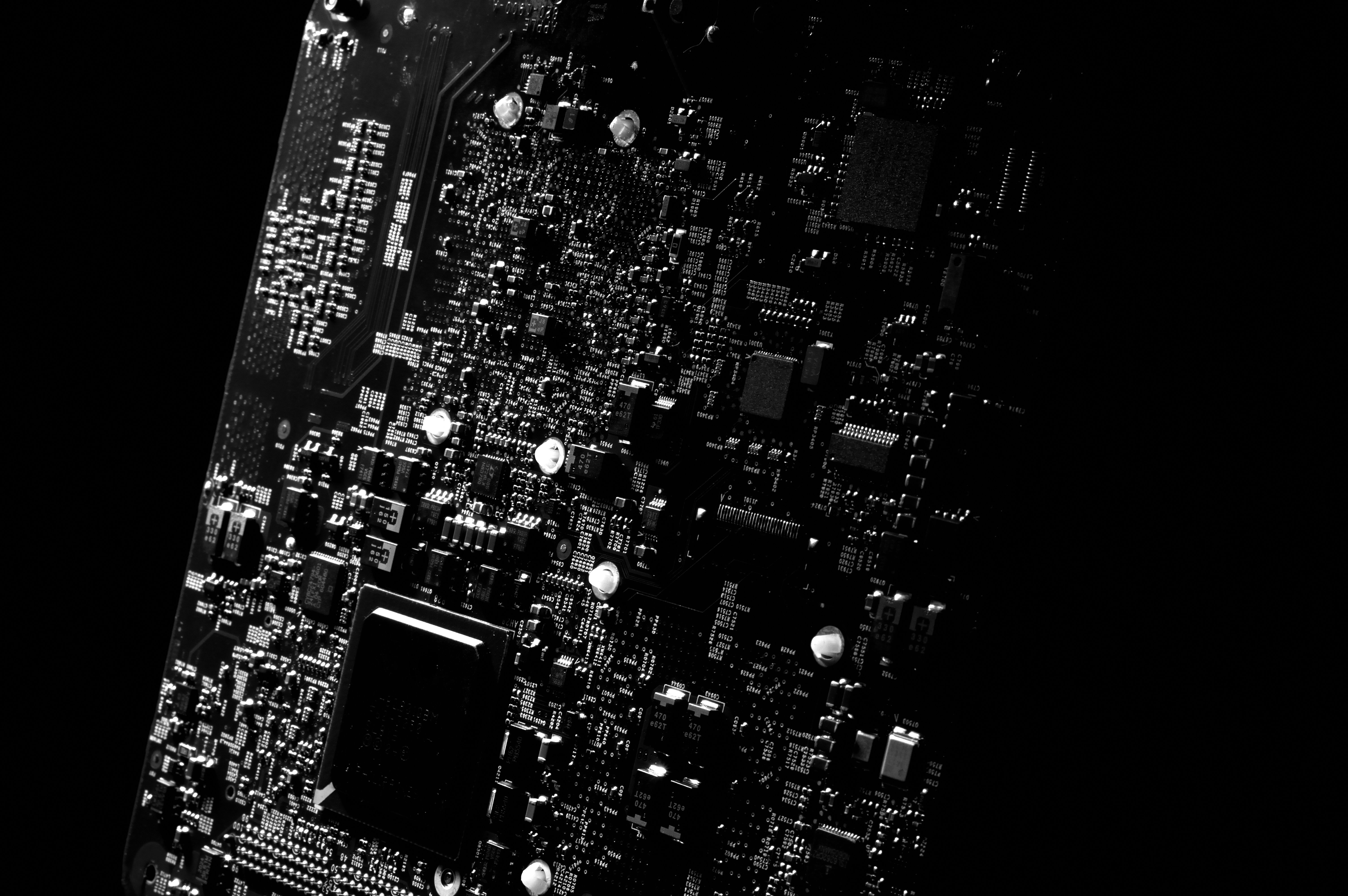 Qualcomm Reportedly Raises Smartphone Chip Prices by Double Digits
