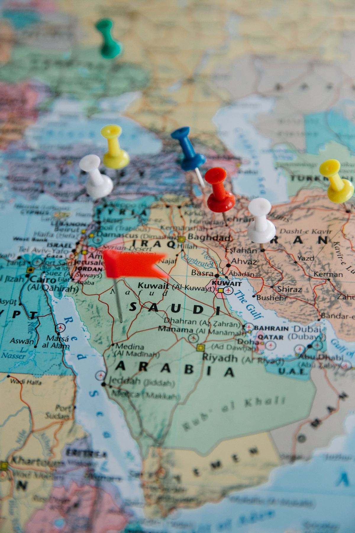 Iran Conflict Intensifies as Strait of Hormuz Faces New Security Threats — photo 6