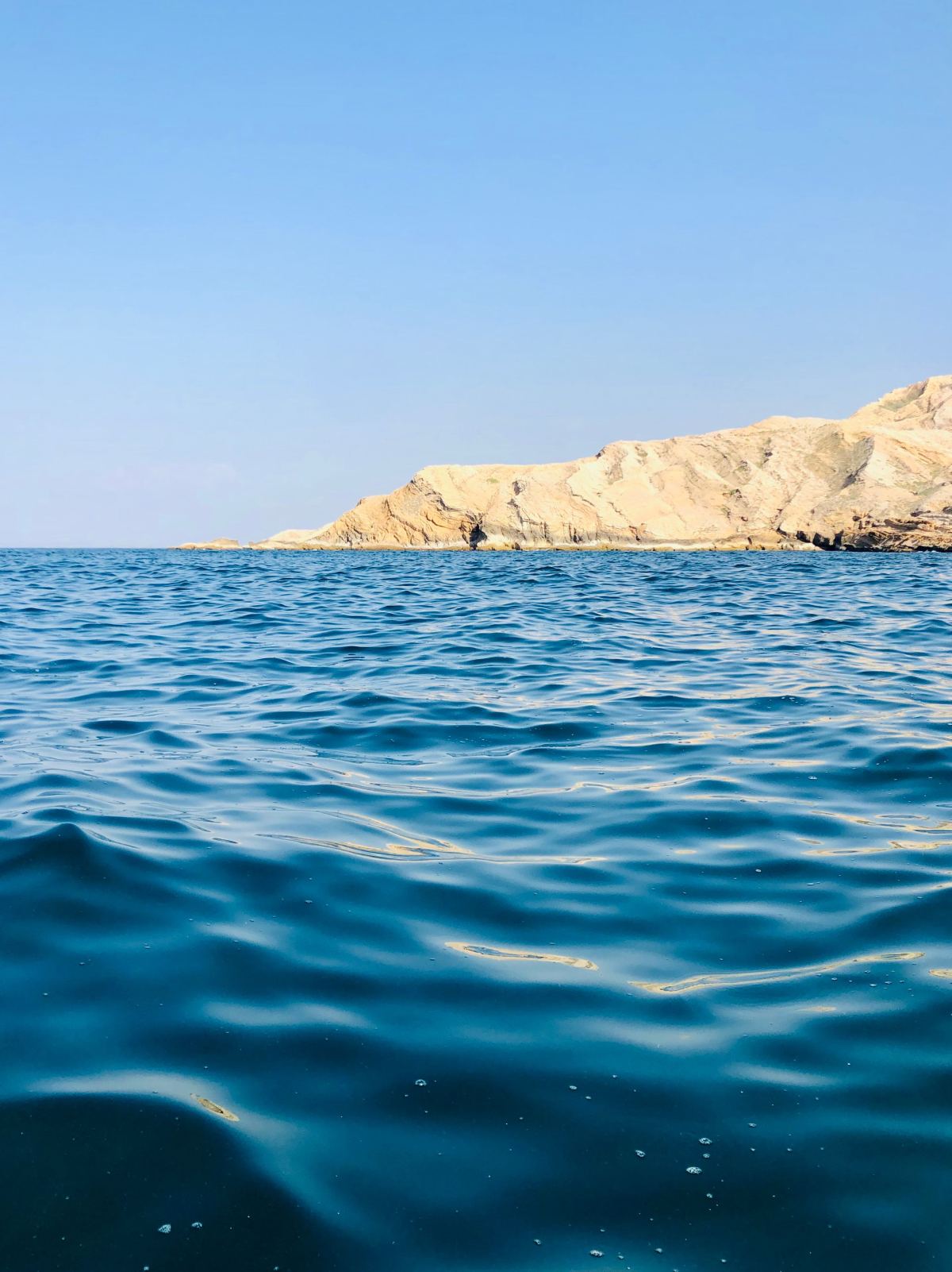 Iran Conflict Intensifies as Strait of Hormuz Faces New Security Threats — photo 2