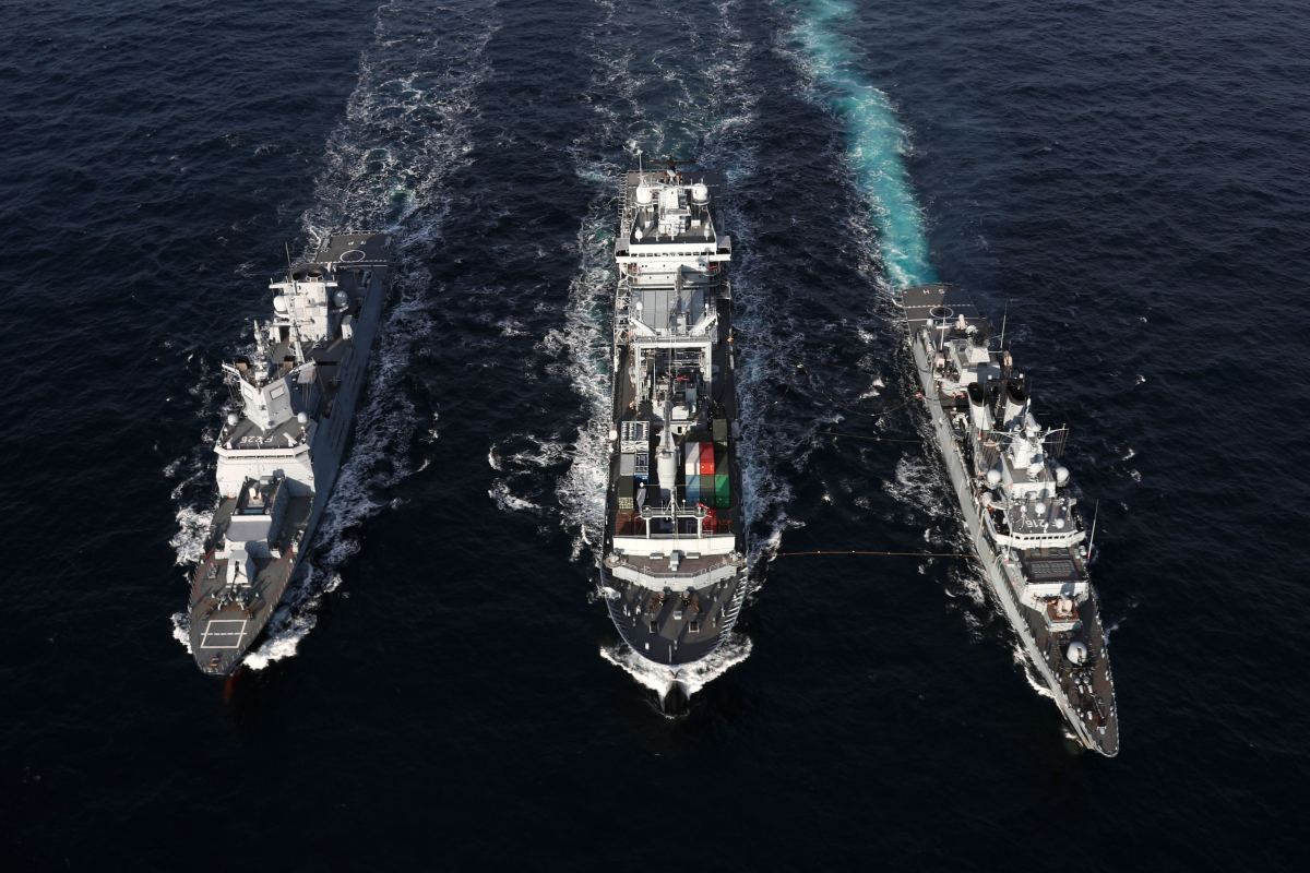 Iran Conflict Intensifies as Strait of Hormuz Faces New Security Threats — photo 3