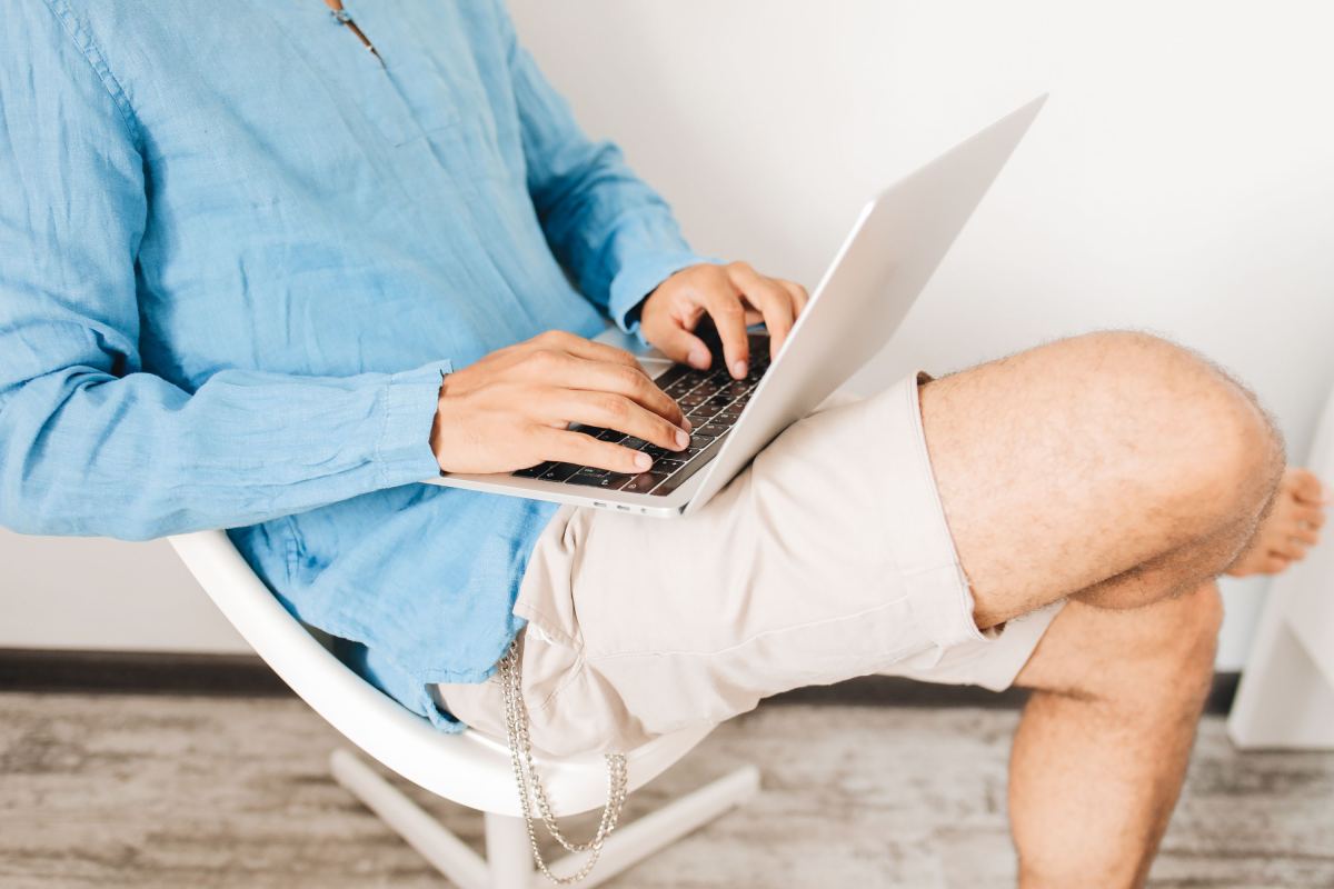 Tokyo Encourages Men to Wear Shorts to Work as Office Dress Code Debate Grows — photo 3
