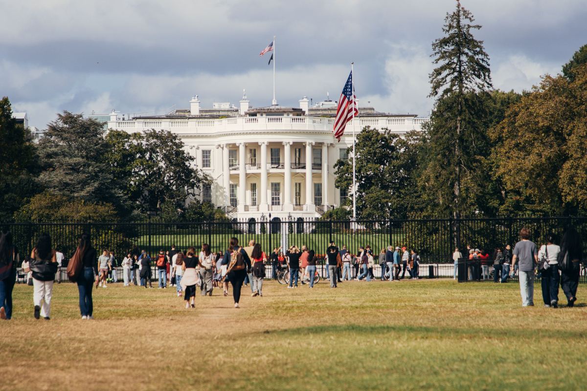 White House Accuses China's Moonshot AI of Stealing Anthropic Technology — photo 1