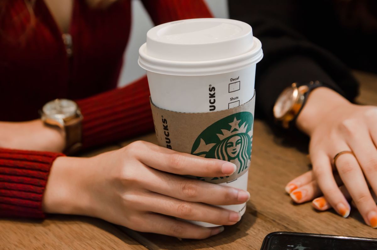 Starbucks Raises 2026 Sales and Profit Forecasts as Turnaround Gains Momentum — photo 3