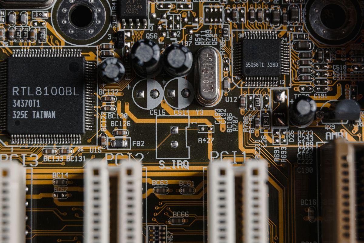Samsung Predicts Global Chip Shortage Will Last Until 2028 — photo 2