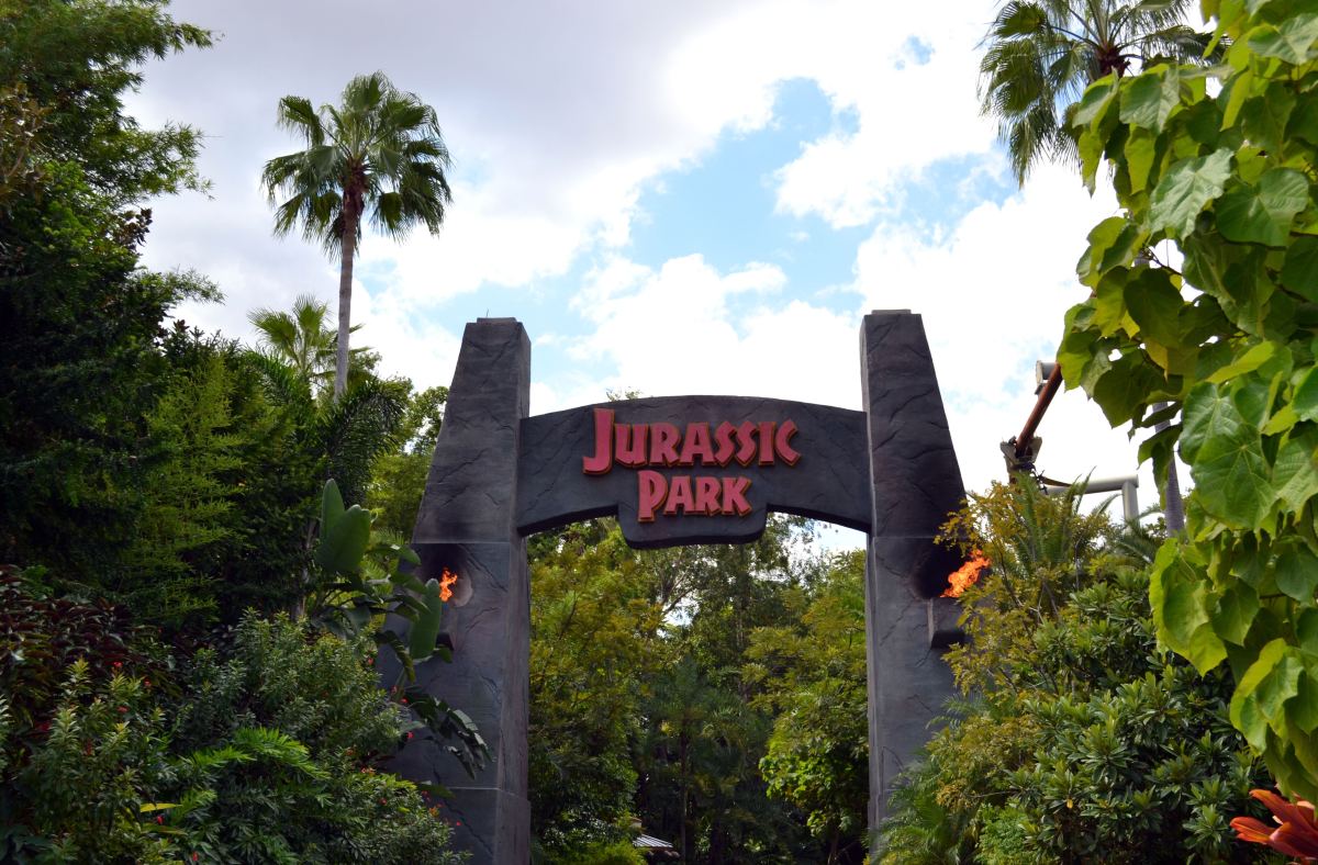 Sam Neill Dies at 78: Jurassic Park Star Remembered as Tributes Pour In — photo 4