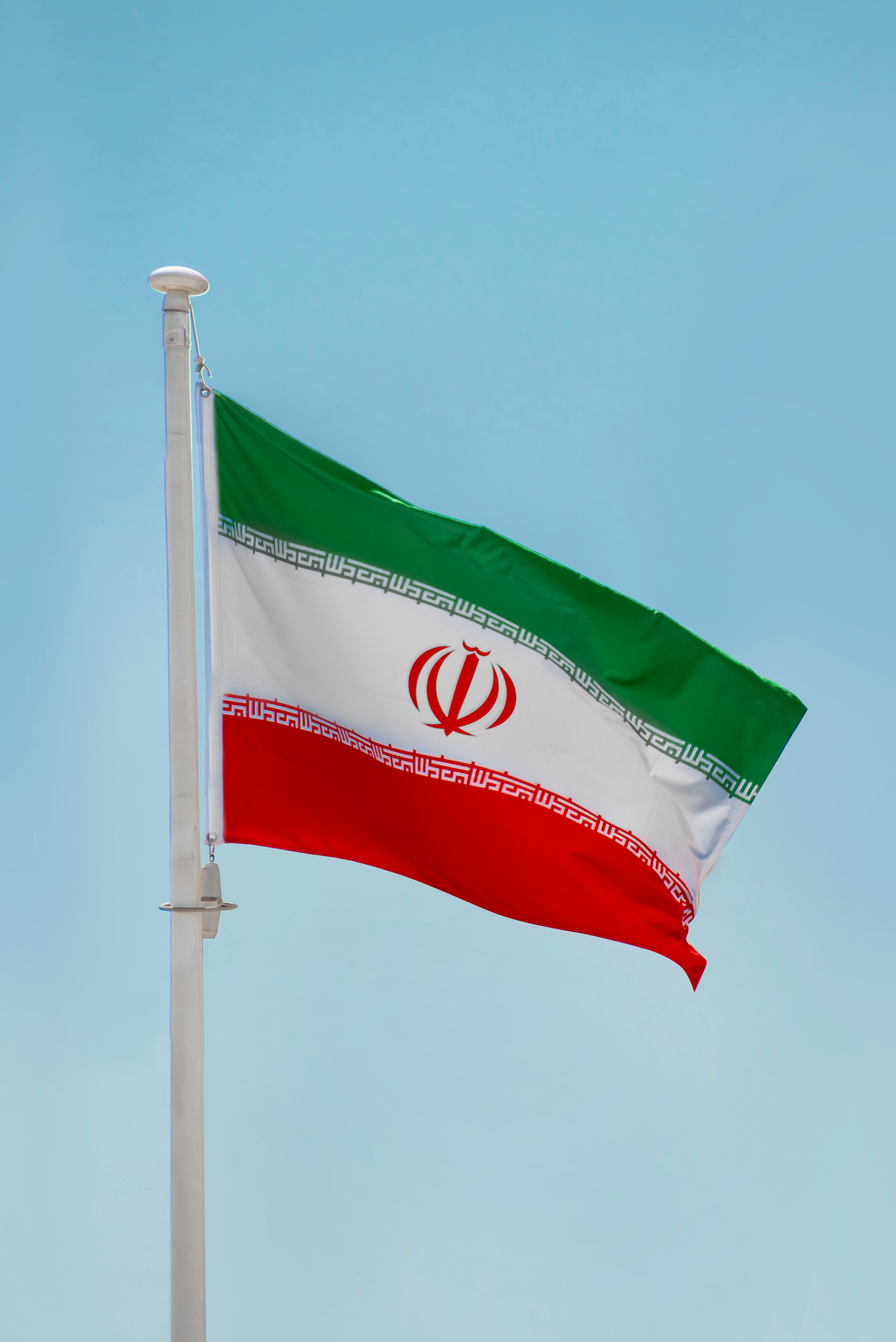 Iran Conflict Intensifies as Strait of Hormuz Faces New Security Threats