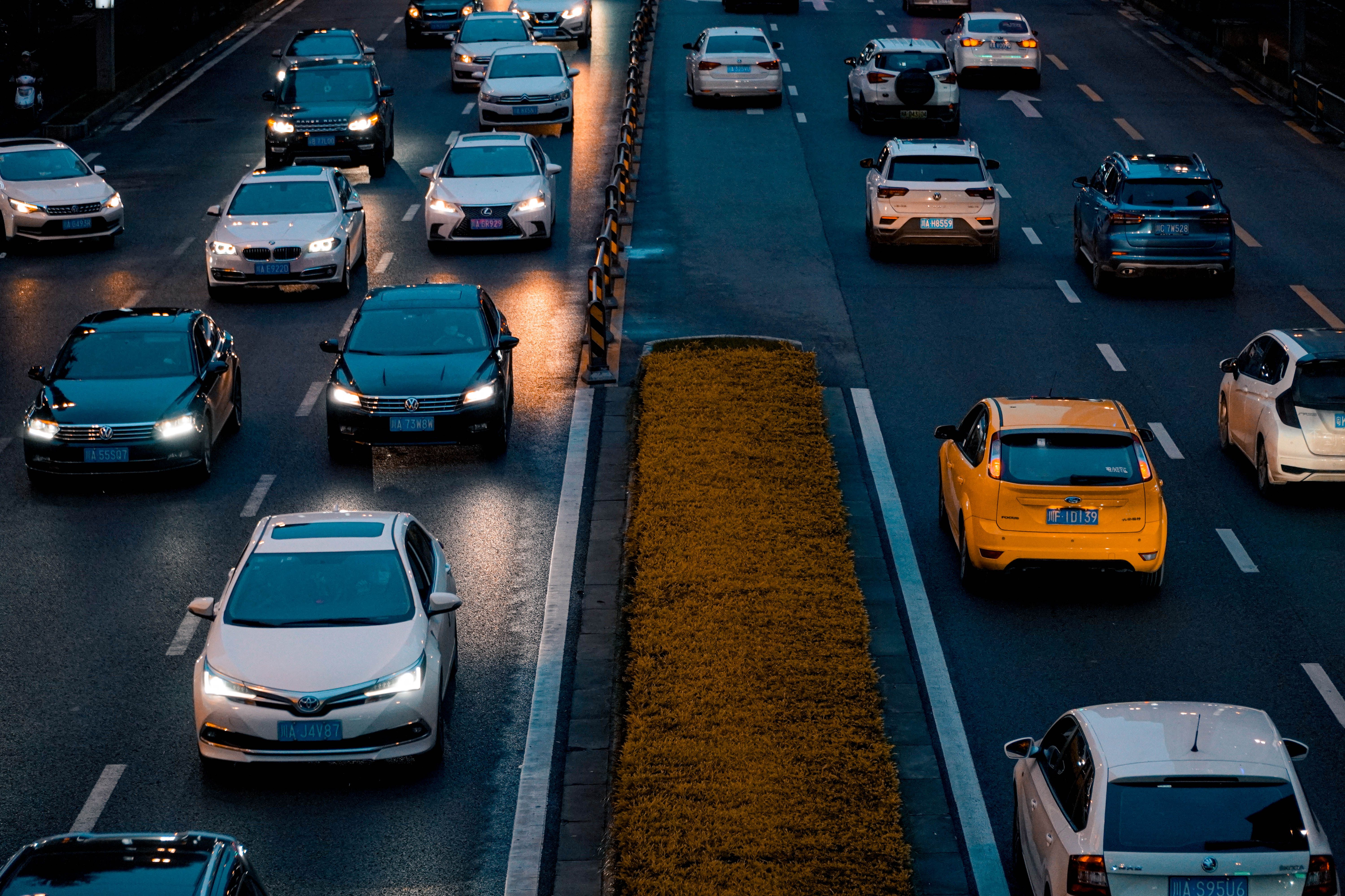 U.S. Auto Industry Races to Replace Chinese Connected-Car Hardware