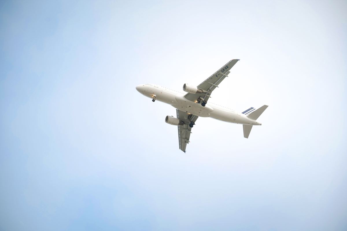 Alaska Airlines Dreamliner Returns to Rome After In-Flight Emergency