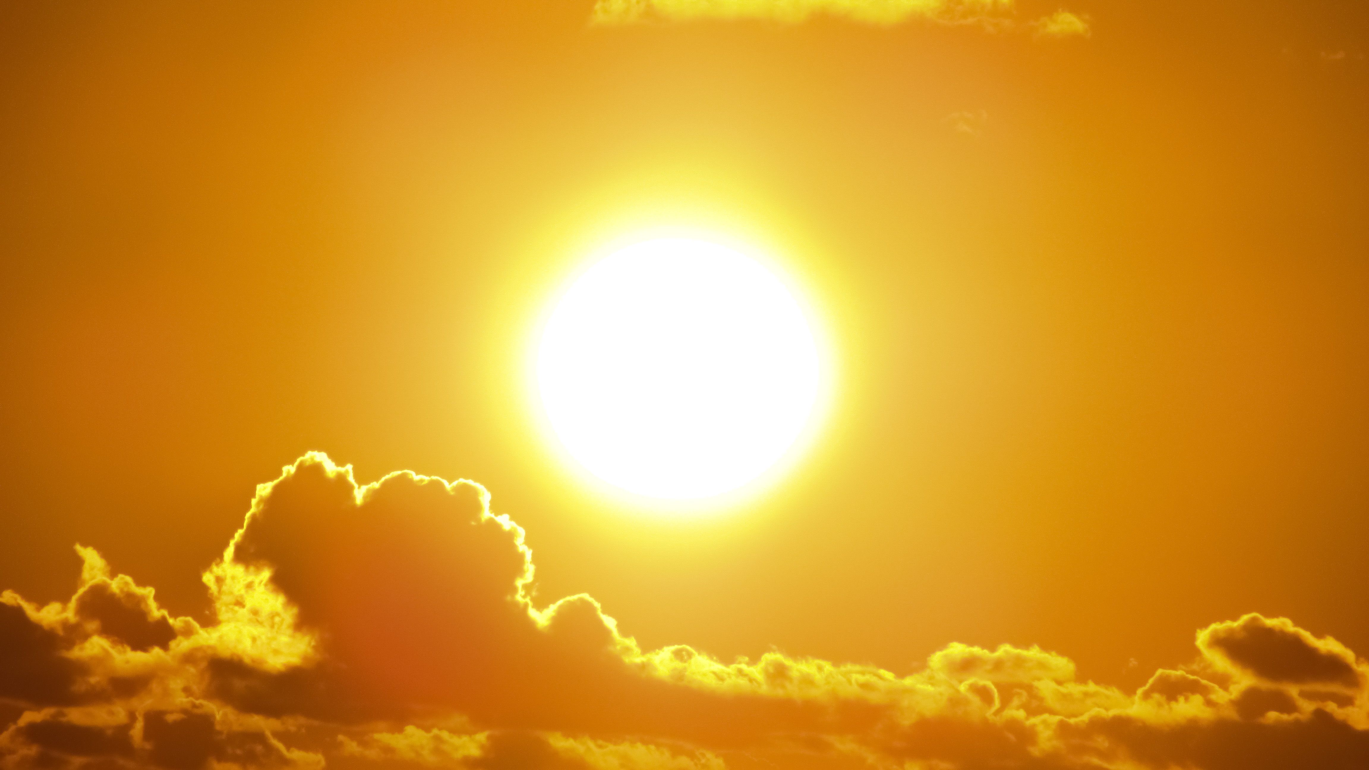 UK Upgrades Heat Warning as Temperatures Set to Climb Above 30°C