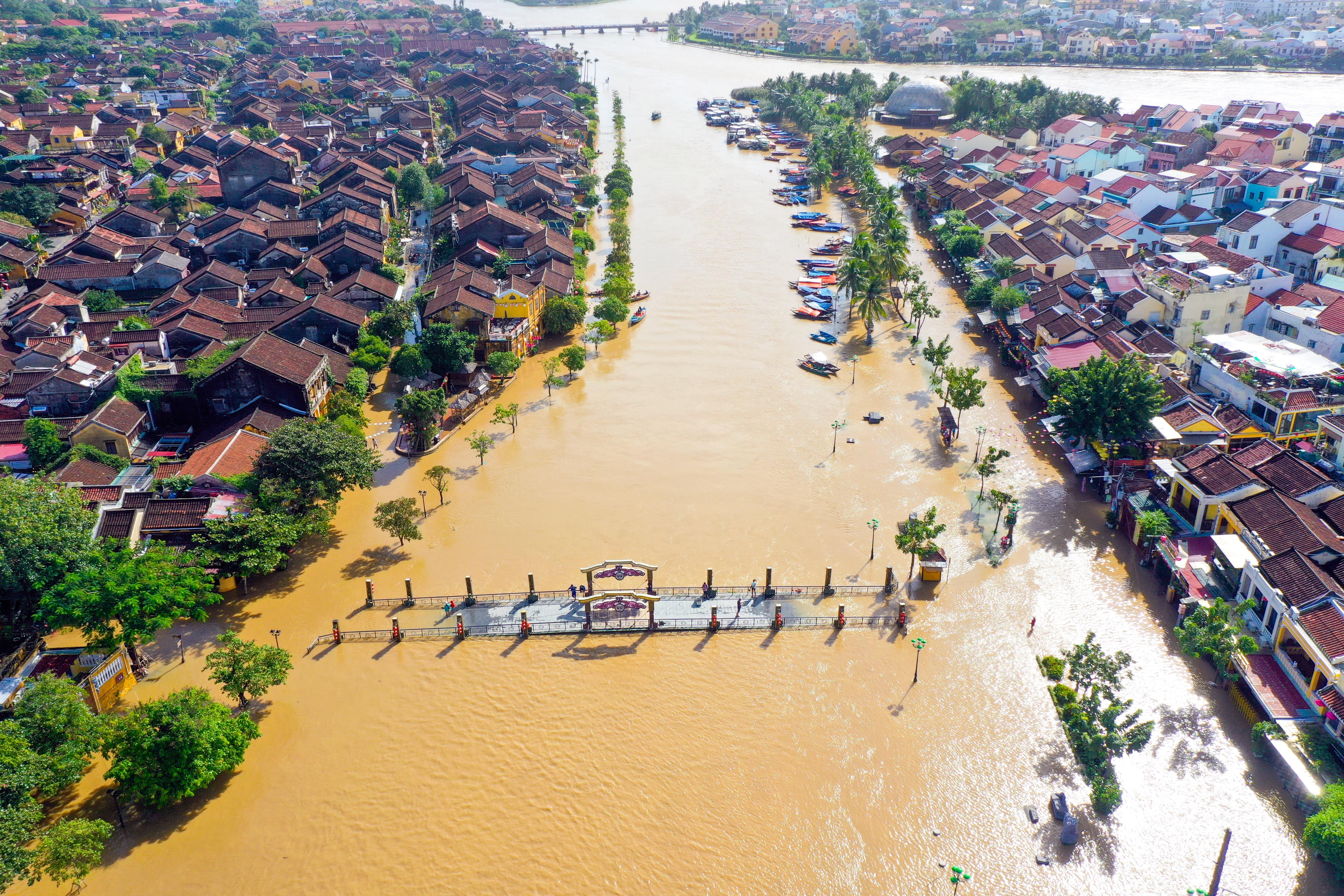 Typhoon Noul Triggers Flood Warnings Across Southern and Central China