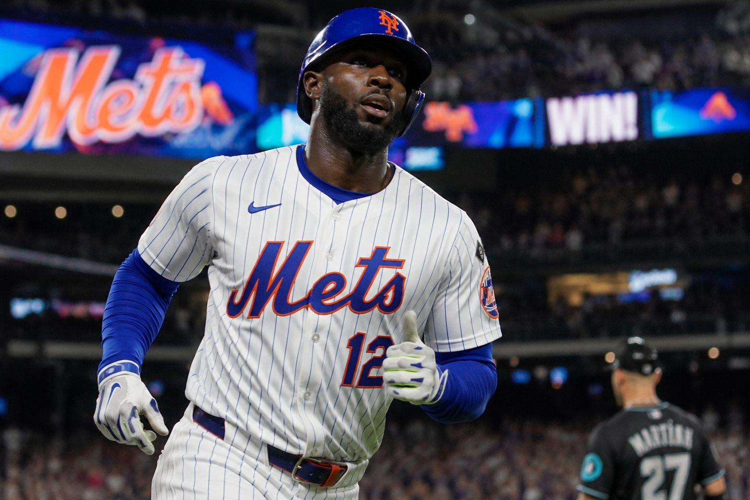 Luis Robert Jr. Lifts Mets Past Marlins With Late Game-Winning Hit